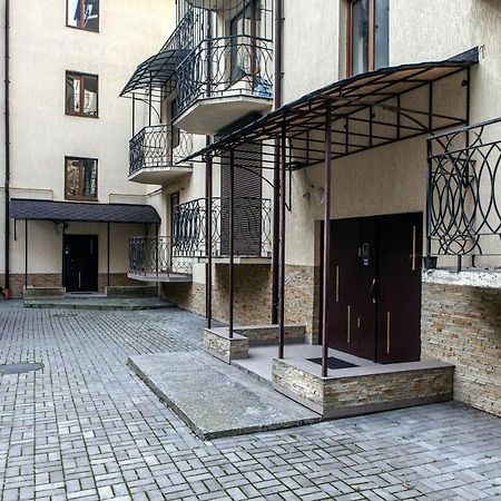 Apartamenty On Kryvonosa Lviv Exterior photo