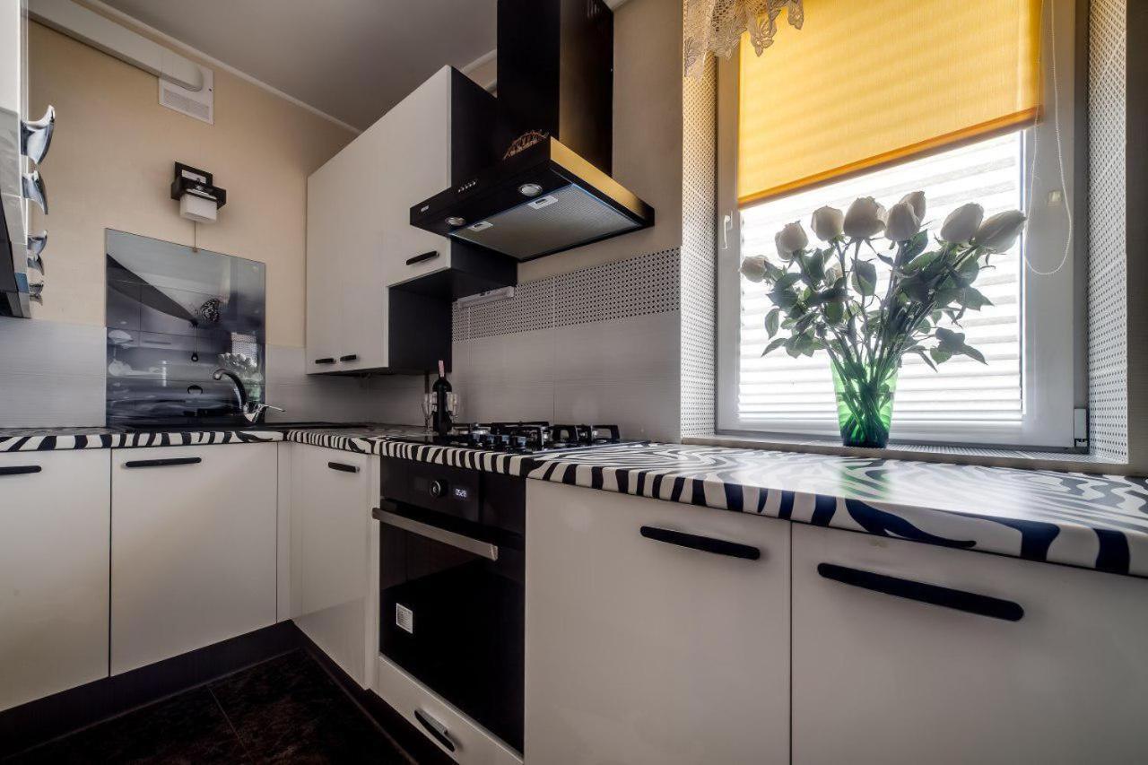 Apartamenty On Kryvonosa Lviv Exterior photo
