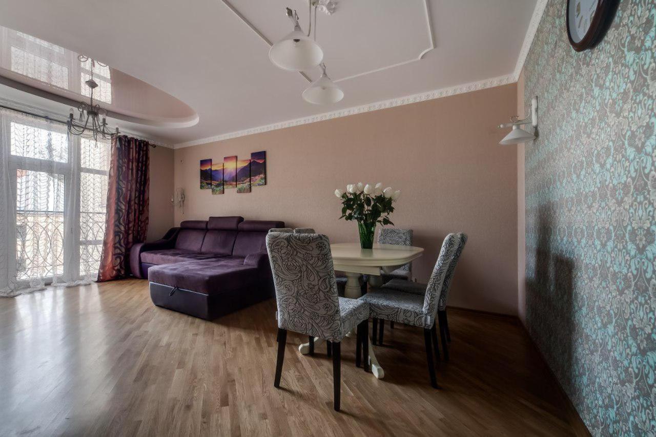 Apartamenty On Kryvonosa Lviv Exterior photo